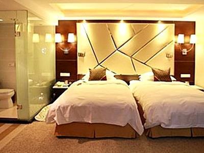 The Center Grand Hotel 煙台市 エクステリア 写真